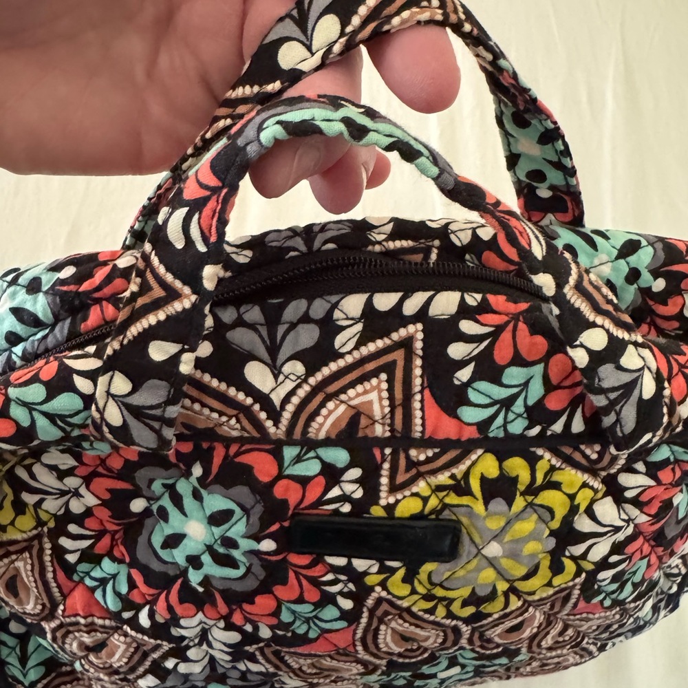 Vera Bradley Red and Green Travel Bag with Vibrant Design - Picture 8 of 9
